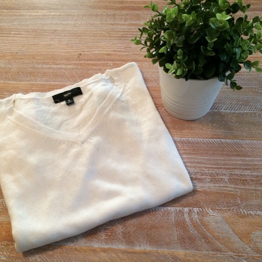 Mossimo Off-White Long Sleeved Sweater -Size S